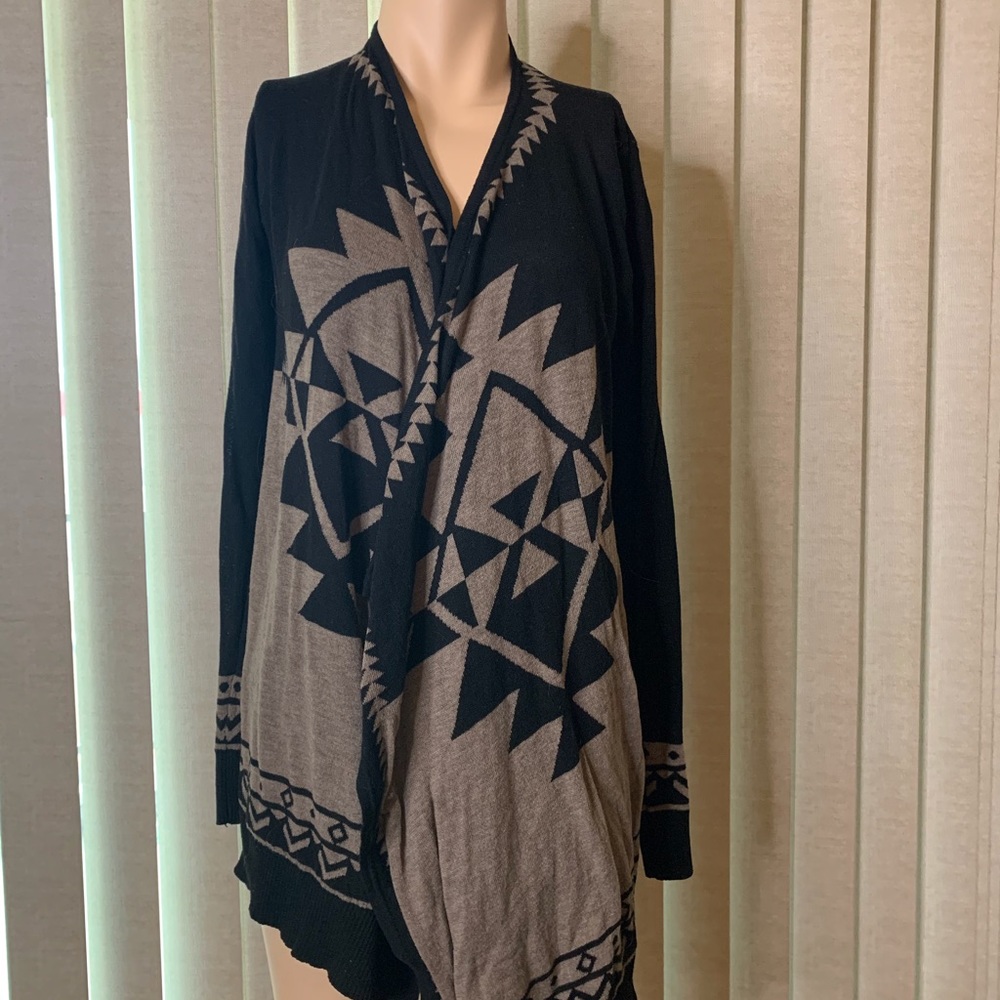Beautiful BCBG cardigan